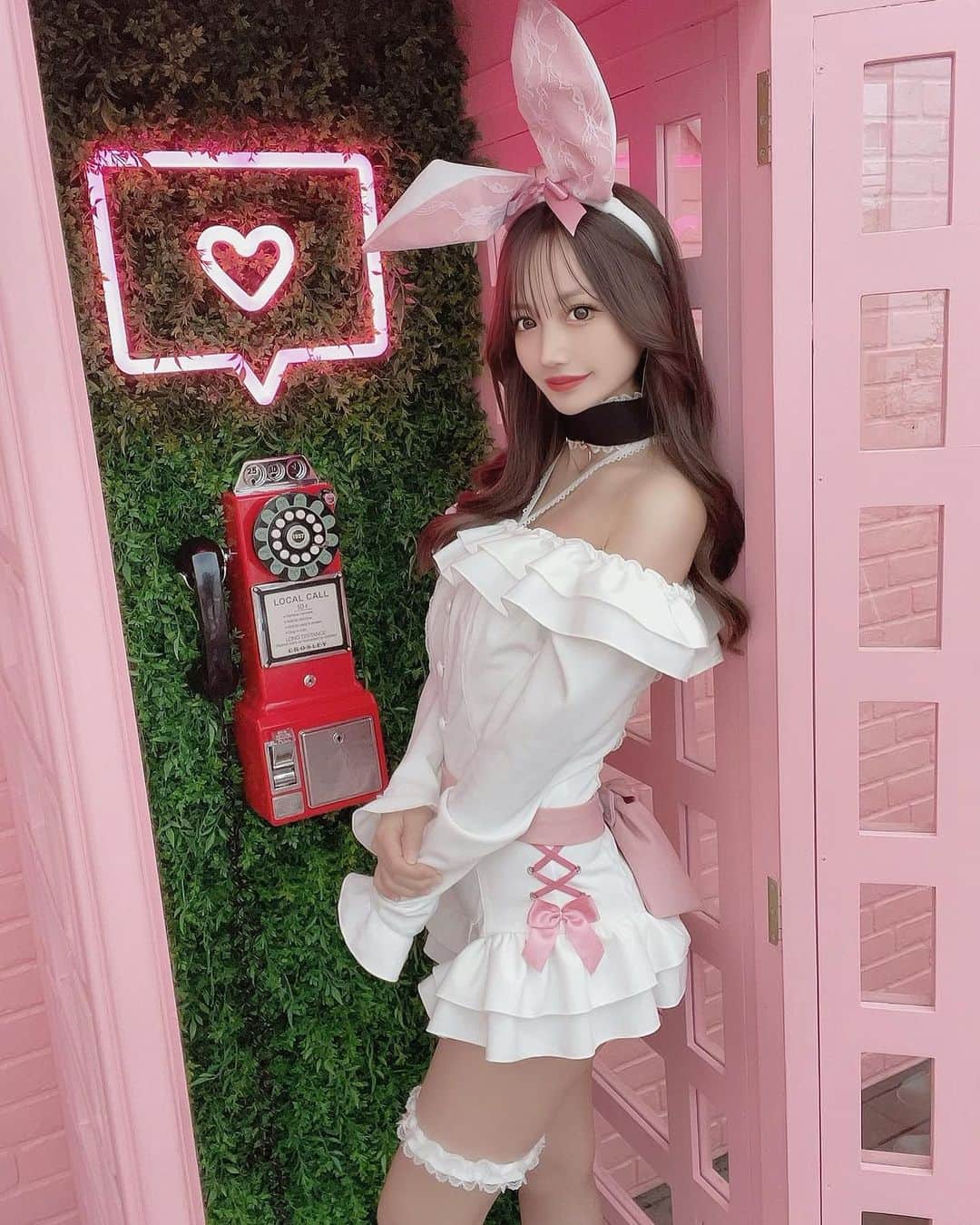 ひよこ先輩のインスタグラム：「. プリンなってきたからエリーツで リタッチとトリートメント してもらったよ🐥❤️ 【 @elyts_yone 】 ハッピーハロウィン🎃👻 . #コスプレ　#バニーちゃん　#ハロウィン #halloween #bunny #渋谷　#原宿　#表参道　#エリーツ」