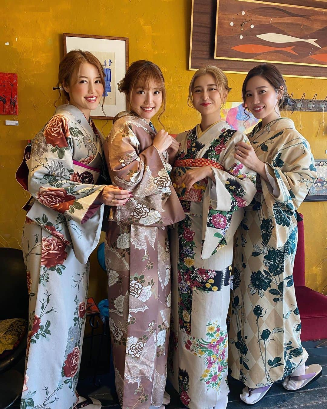 酒井麻里（Juri）さんのインスタグラム写真 - (酒井麻里（Juri）Instagram)「去年の10/29🌾 皆んなで着物きてお散歩してた 楽しかったな🤎」10月29日 17時50分 - jurixoxoxo