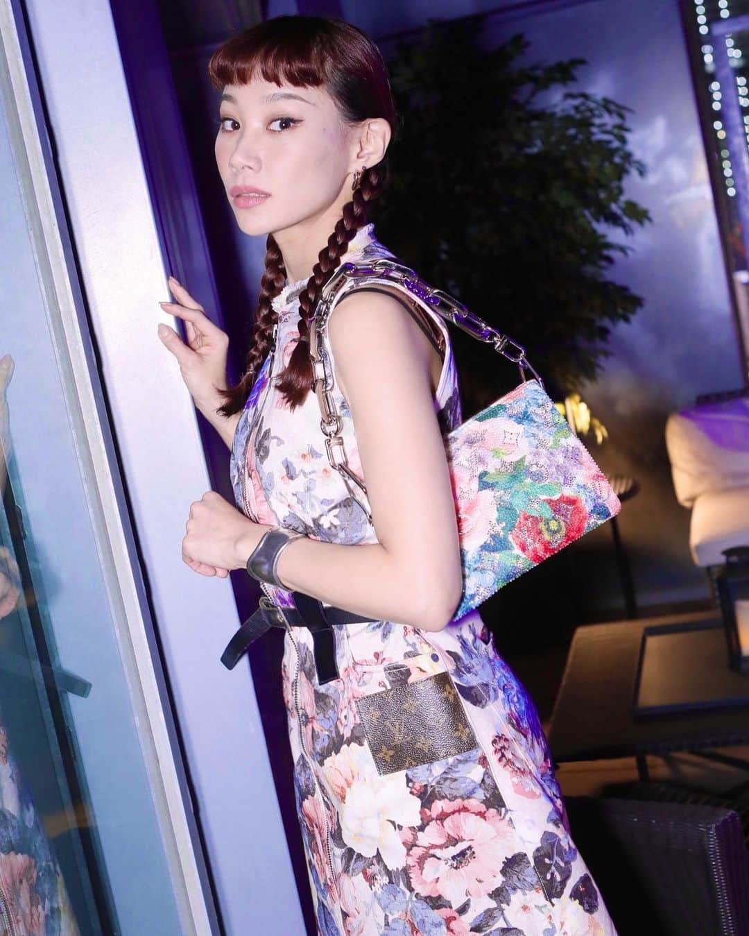 マドモアゼル・ユリアのインスタグラム：「LOUIS VUITTON NIGHT💖  昨晩はルイヴィトンのイベントへ💖💜💙  #LouisVuitton #LVFashion @louisvuitton  @nicolasghesquiere」