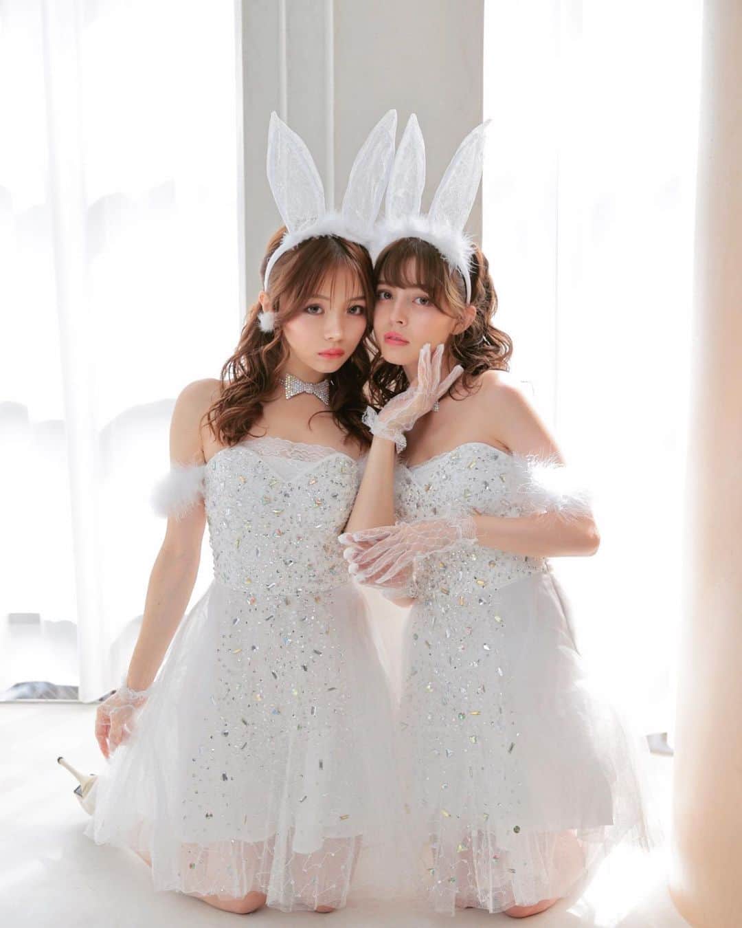 のインスタグラム：「. @_vanityme_ costume ♡  ドレスみたいにキラキラしてたり 派手にthe!ハロウィンっぽいものまで 色んな系統のコスプレがあって本当に可愛いよ！♡  毎年毎年呼んでいただいて嬉しい限りです😭 本当にありがとうございます⸜❤︎⸝‍  みんなハロウィン楽しんでねー🎃🕸」