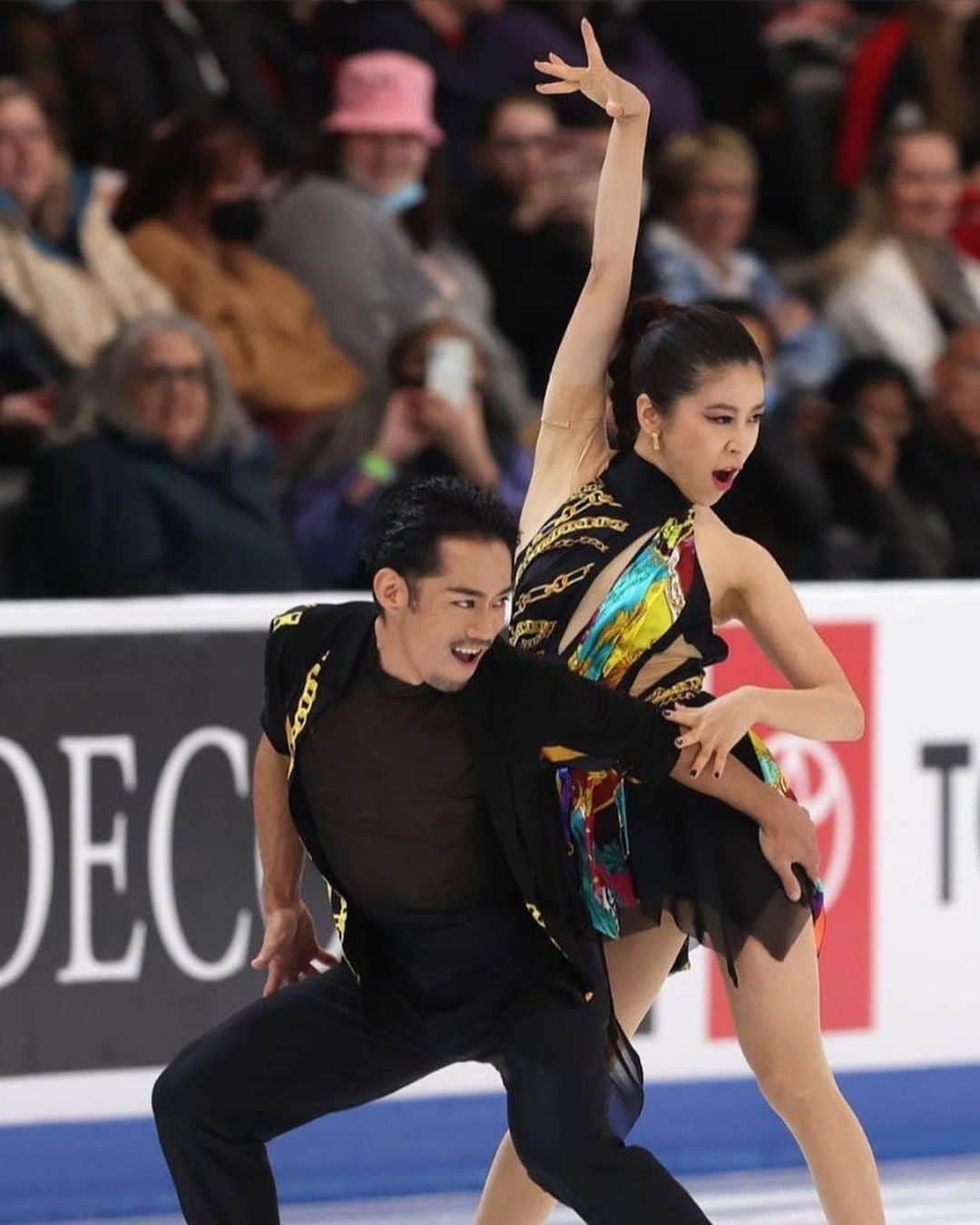 高橋大輔さんのインスタグラム写真 - (高橋大輔Instagram)「SKATE AMERICA & DENIS TEN MEMORIAL CHALLENGE  応援してくださった皆様ありがとうございました。 初戦から2戦連続とハードスケジュールではありましたが、2戦とも実りある試合になりました！ これからまだまだブラッシュアップしていき、素敵な作品になるように励んでまいりたいと思います！  @k.a.n.a.m.u.r.a  @kanadai_team_official  #かなだい  #アイスダンス  #村元哉中 #高橋大輔 @skycourt50  @pumajapan」10月30日 4時39分 - d1sk_t