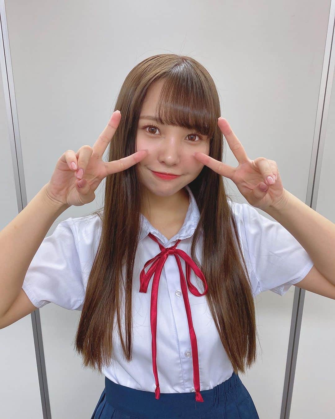 本郷柚巴のインスタグラム：「オンラインお話し会ありがとうございました！！  お久しぶりで楽しかった〜✨  #夏制服 #newネイル」