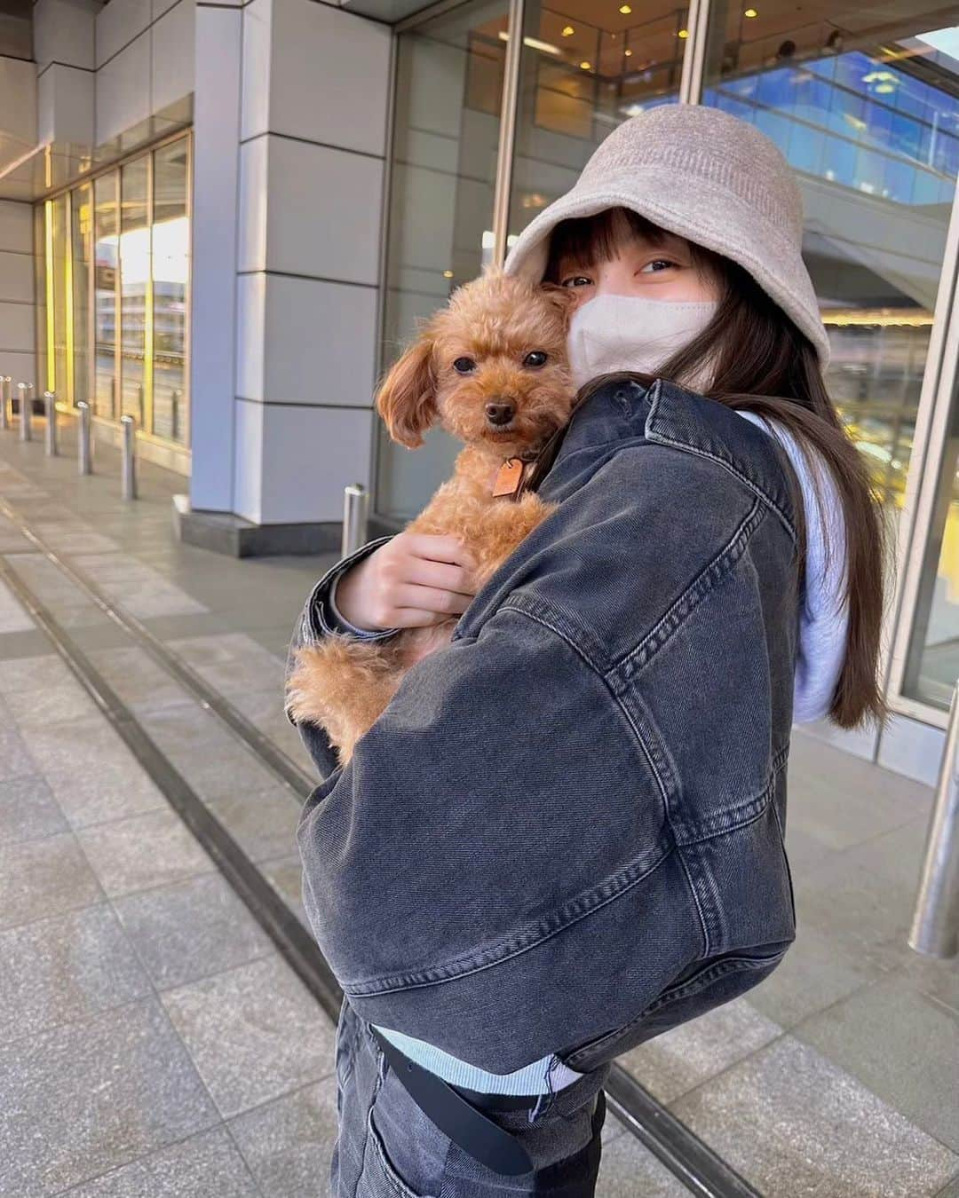 百田夏菜子さんのインスタグラム写真 - (百田夏菜子Instagram)「朝一番に空港まで送ってくれたとても御眠なピーチさん🥰💕」10月29日 21時19分 - kanakomomota_official