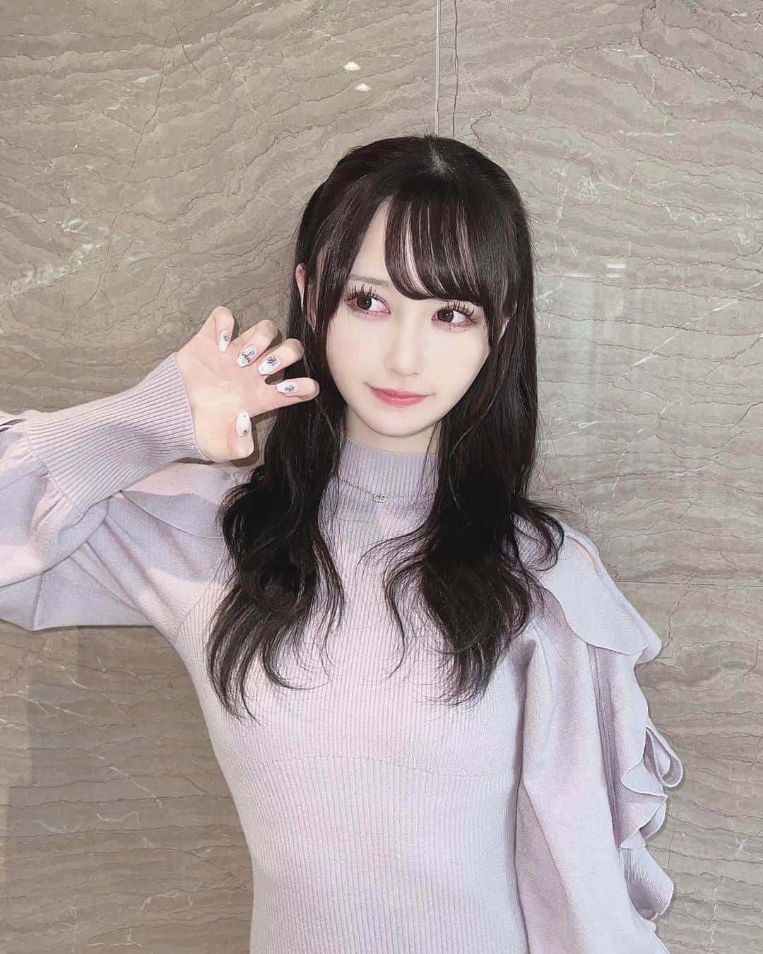 山本望叶のインスタグラム：「逸らし目みかにゃん😽  #ootd #code #コーデ #秋服 #ワンピース #dazzlin #ハーフツイン」