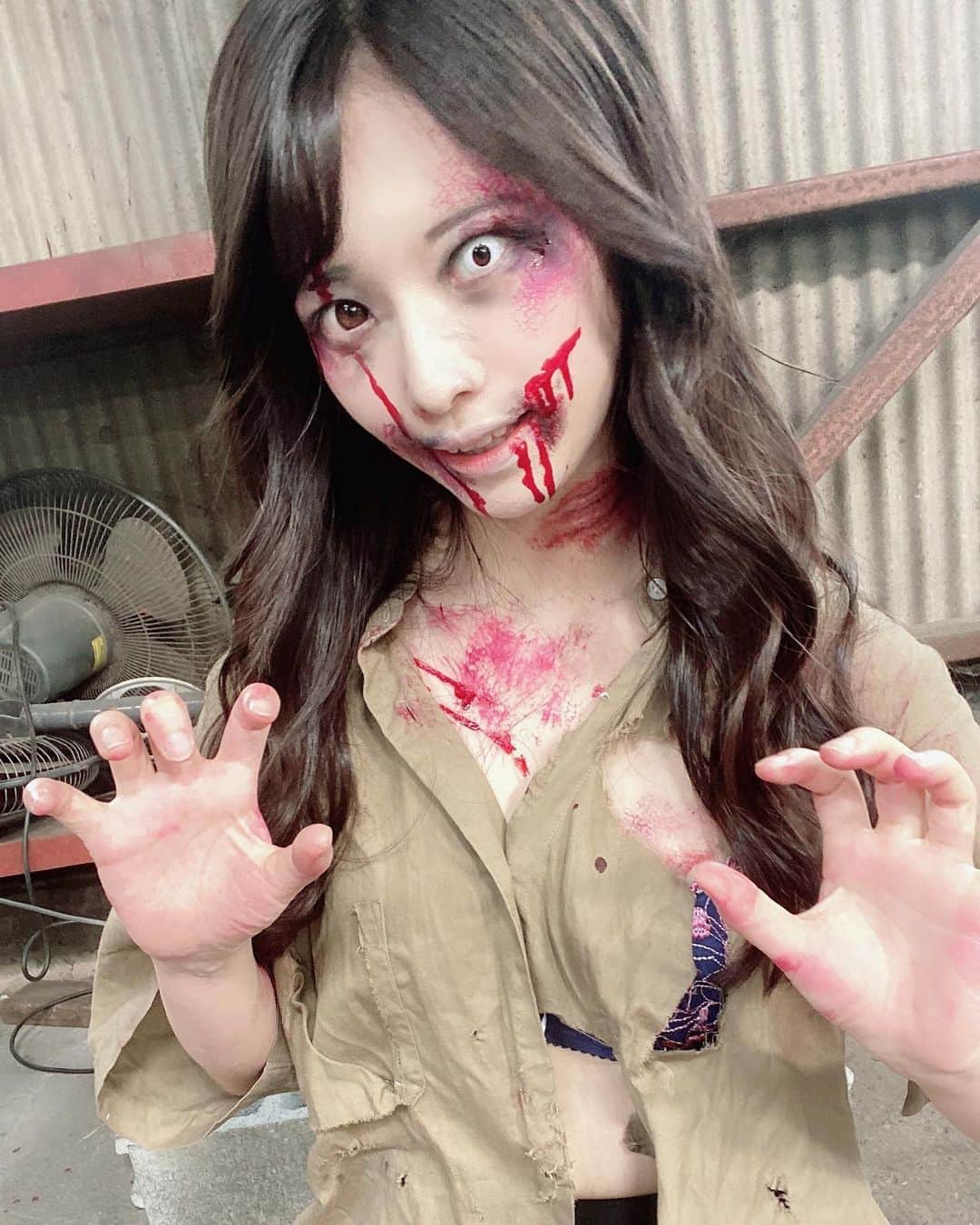 天津いちはさんのインスタグラム写真 - (天津いちはInstagram)「頑張りました！ハロウィン🧟 ゾンビメイク🧟‍♀️🧟‍♀️  #zombie #zombiemakeup」10月29日 21時29分 - ichichiha