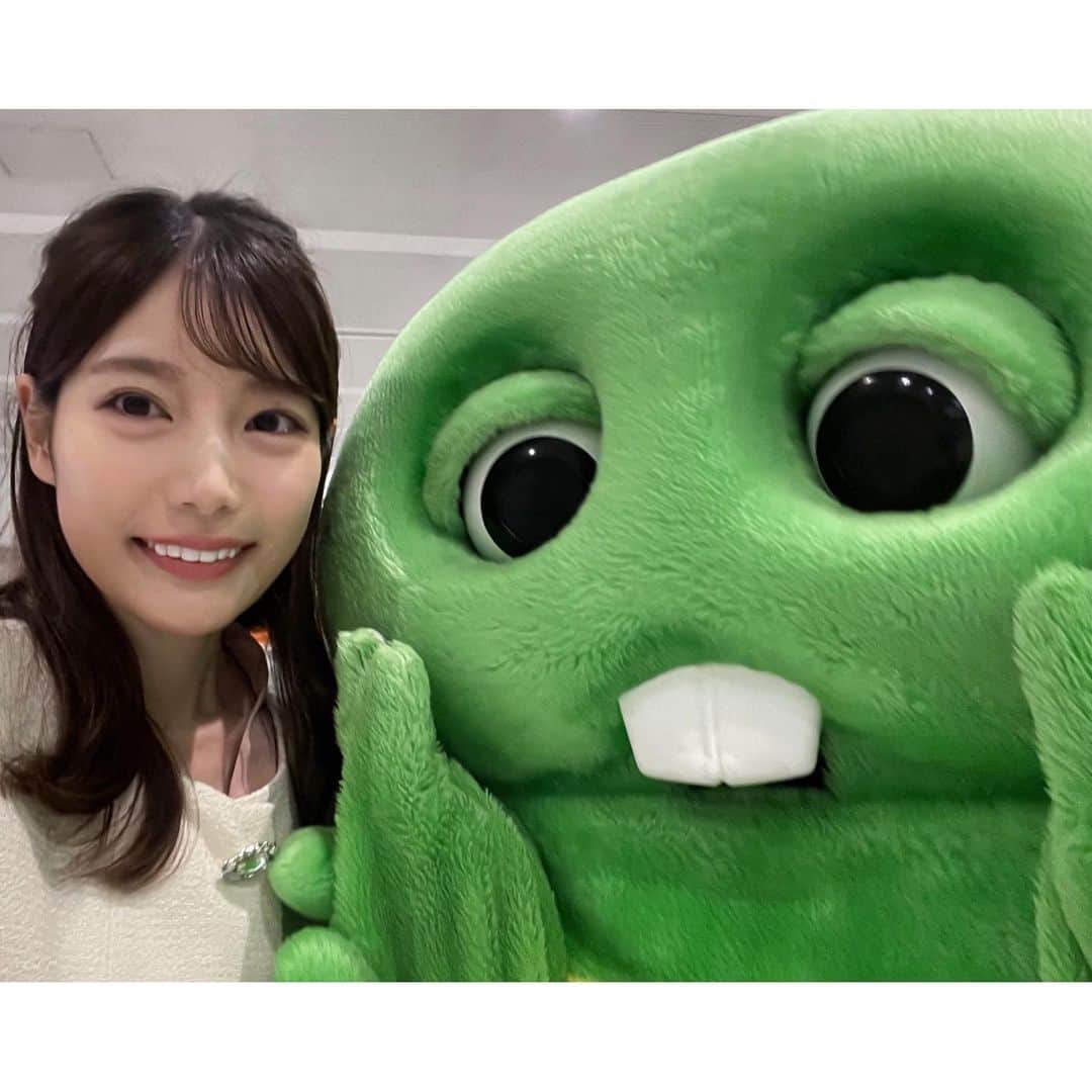 竹俣紅のインスタグラム：「☀️ 今週も『イット！』と『めざまし8』を観てくださってありがとうございました。 ⁡ 毎週金曜(16時台)の「ソラよみ」では、 週末にかけて人気になりそうな食材をご紹介する「食べヨミ」をお伝えしています。 ⁡ 夜が少し冷えそうな明日は、 甘みやボリューム感のあるものが好まれるそうです。 かぼちゃのシチューやグラタンで、 一日早いハロウィーンパーティーもいいですね🎃 私もかぼちゃのシチューにチャレンジしてみようかな☺️ ⁡ ⁡ #イット」