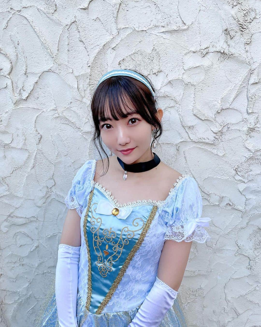 夏川愛実のインスタグラム：「⁡ 　　　 念願のシンデレラ🏰🫶 ⁡ 今日は大人っぽい？？☺️✌️ ⁡ ⁡ #コスプレ#ハロウィン#Halloween2022#ハロウィンコスプレ #仮装#Dハロ#シンデレラ#シンデレラコスプレ#ディズニープリンセス #プリンセスコスプレ#ディズニー仮装 #ヘアカラー#newhair#ベージュカラー#オリーブベージュ #ボブ#ボブアレンジ#ショートヘア#ヘアカラー#暗髪カラー #ヘアアレンジ#外ハネアレンジ#外ハネ#秋コーデ #148cm#f4f#いいね返し#l4l#フォロバ ⁡ ⁡ ⁡ ⁡」