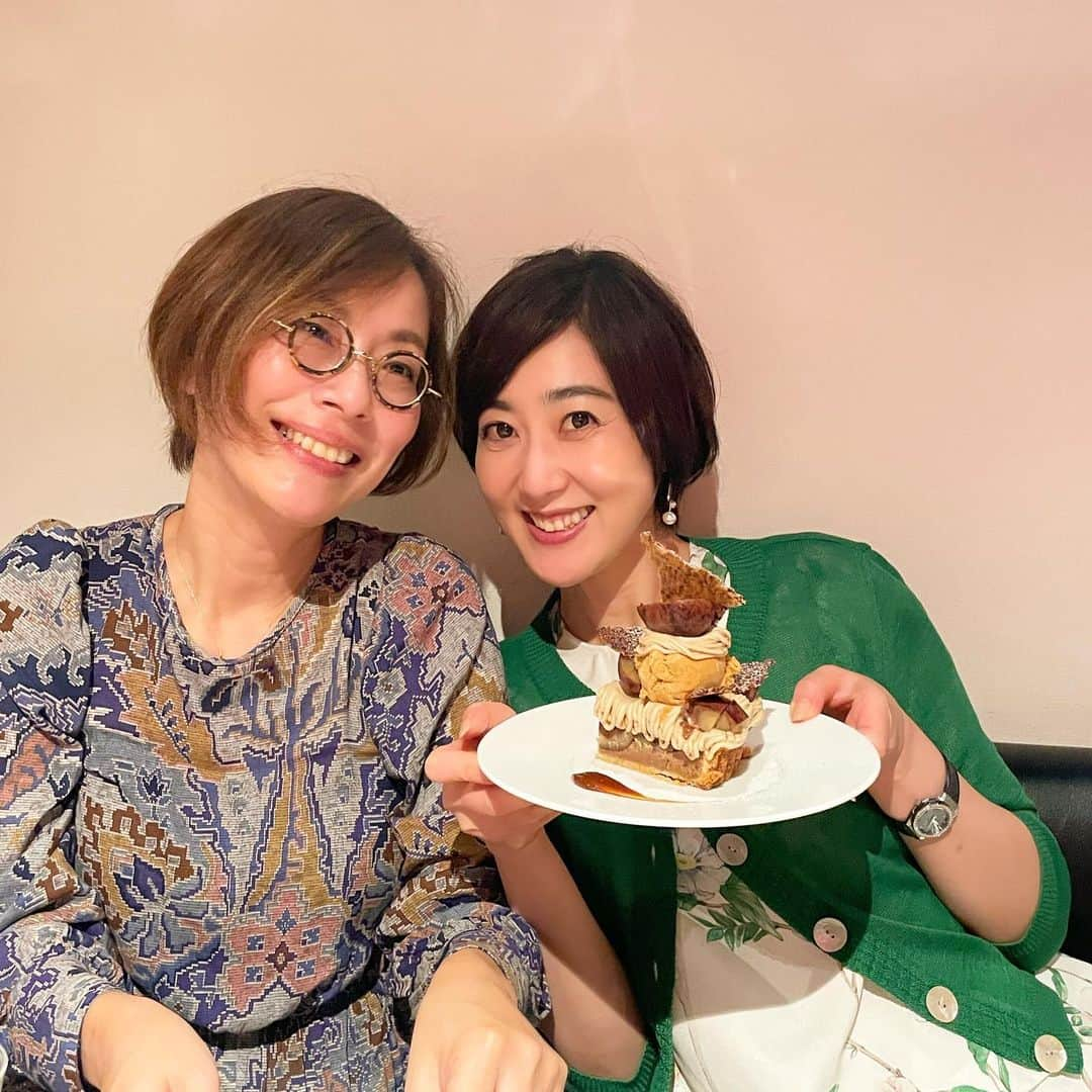 池尻和佳子さんのインスタグラム写真 - (池尻和佳子Instagram)「夜の糸島ドライブ。 なかなか予約が取れないクロキの絶品栗スウィーツから、深夜まで開いている古着屋さん。週末、大人の遠足、満喫。」10月29日 23時21分 - wakako_ikejiri_rkb