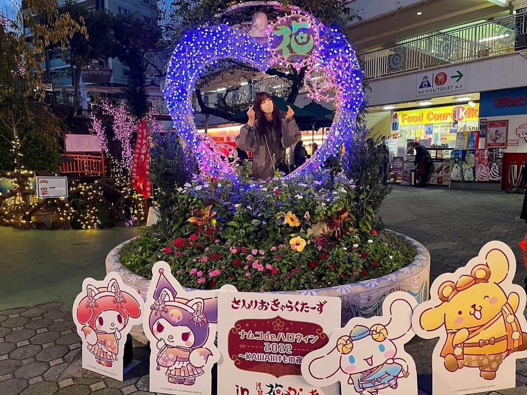 さきのインスタグラム：「ちょちょちょう久しぶりに花屋敷いったキッズ達の中並んでこの写真とった、」