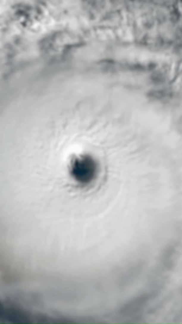 NASAのインスタグラム：「We asked a NASA scientist: Are hurricanes getting stronger?⁣ ⁣ Yes, data does show that more hurricanes are becoming more severe. Our hurricane and @nasaclimatechange expert Mara Cordero-Fuentes tells us more about the connection between climate change and hurricanes.⁣ ⁣ Producers: Scott Bednar, Jessica Wilde⁣ Editor: Daniel Salazar⁣ ⁣ Credit: NASA⁣ ⁣ #Hurricanes #Cyclones #Storms #Climate #Weather #Science #Space #Earth #NASA」