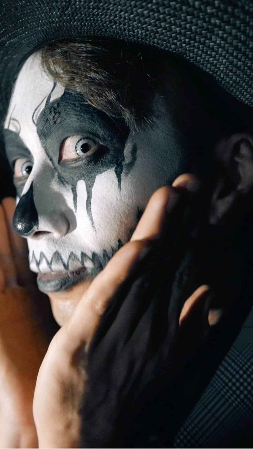のインスタグラム：「ハロウィン🎃 👁️💋💄makeup by @oujiiiii   #happyhalloween #happyhalloween🎃 #reels #reelsvideo」