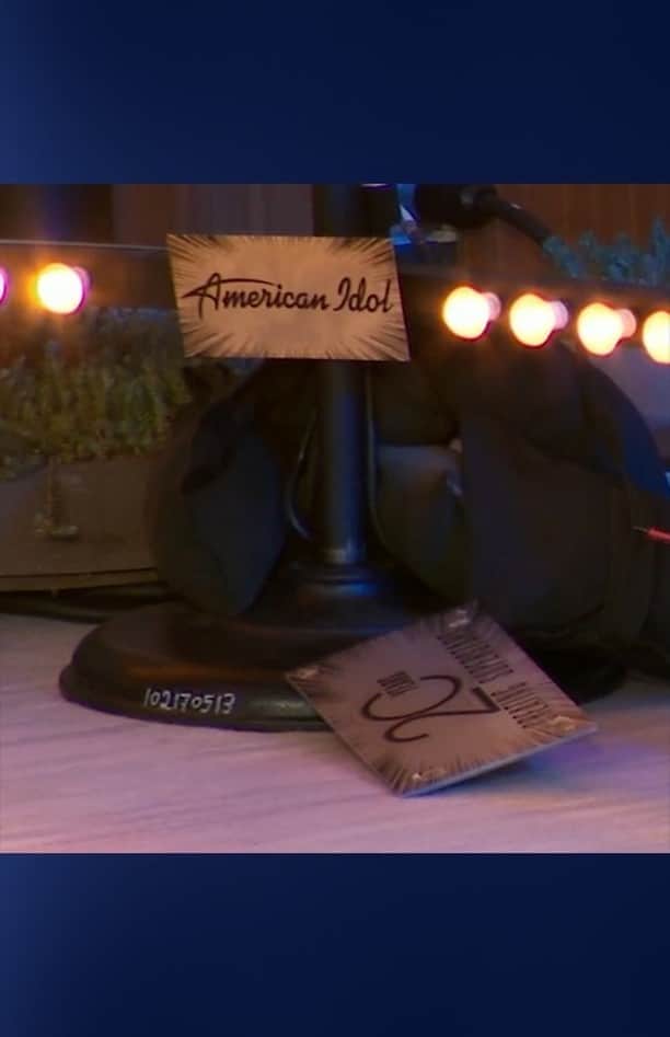 American Idolのインスタグラム：「"If I see an orb, I'm out." 🤣👻」