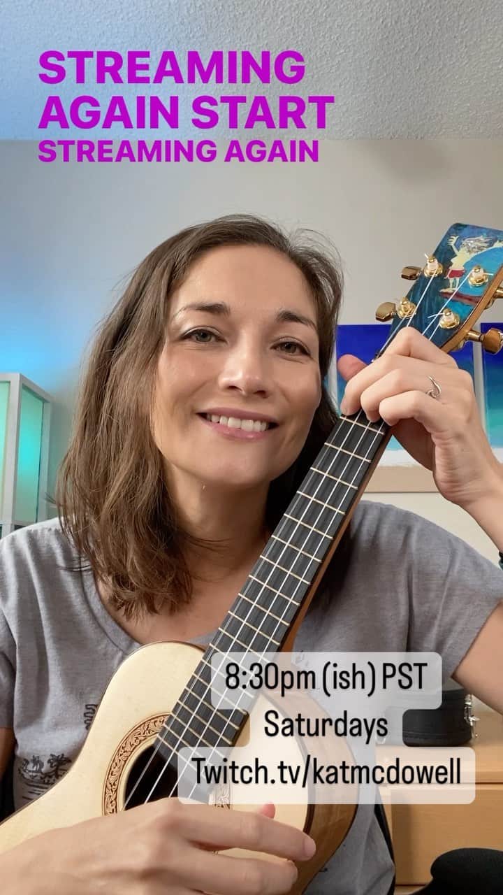 のインスタグラム：「Woop woop!!! I think I’m going to be able to start live streaming on twitch again once a week!! Saturdays at 8:30pm PST starting tonight!! 🥰 link is in the bio @katmcdowell」