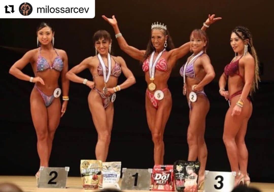 のインスタグラム：「#Repost @milossarcev with @use.repost ・・・ Amazing 68-years old Fitness Competitor from Japan 🇯🇵❤️ @niwahiroko 🙌」