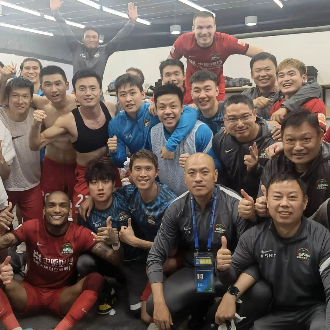 トニ・シュニッチさんのインスタグラム写真 - (トニ・シュニッチInstagram)「Second part of the season we faced many difficulties and droped a lot of points but at the end we bounced back with 3 wins in a row and I got my first goal  Let's keep going strong for the last 12 games @henansongshanlongmen_fc 💪💪💪」10月30日 14時54分 - sunkicaa