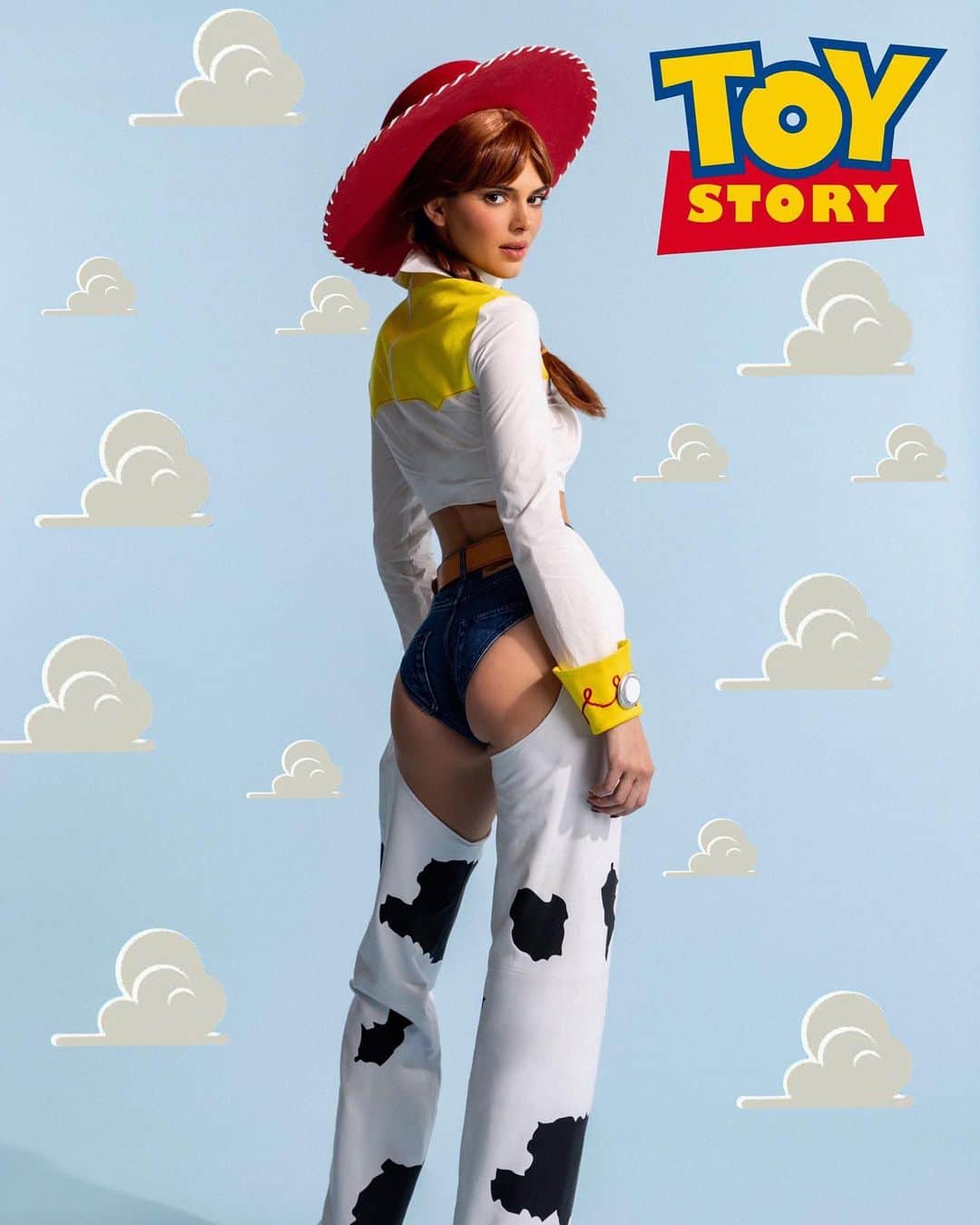 ケンダル・ジェンナーのインスタグラム：「well aren’t you just the sweetest space toy」