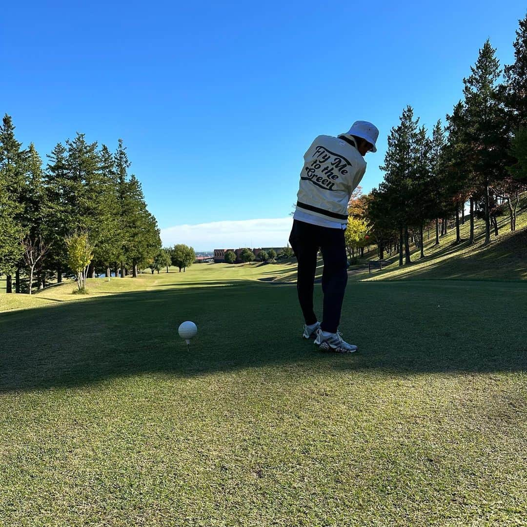 KYOHEYさんのインスタグラム写真 - (KYOHEYInstagram)「Golf life.  It was a good round with perfect sky.  #GOLF #ゴルフ #captainshelm  #notagolfgentleman  #flymetothegreen  #ラウンド仲間募集中」10月30日 15時07分 - kyohey5