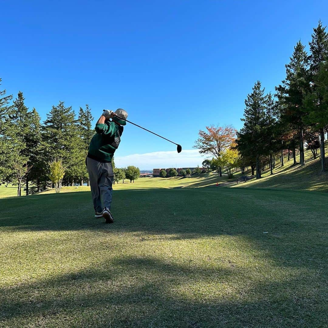 KYOHEYさんのインスタグラム写真 - (KYOHEYInstagram)「Golf life.  It was a good round with perfect sky.  #GOLF #ゴルフ #captainshelm  #notagolfgentleman  #flymetothegreen  #ラウンド仲間募集中」10月30日 15時07分 - kyohey5