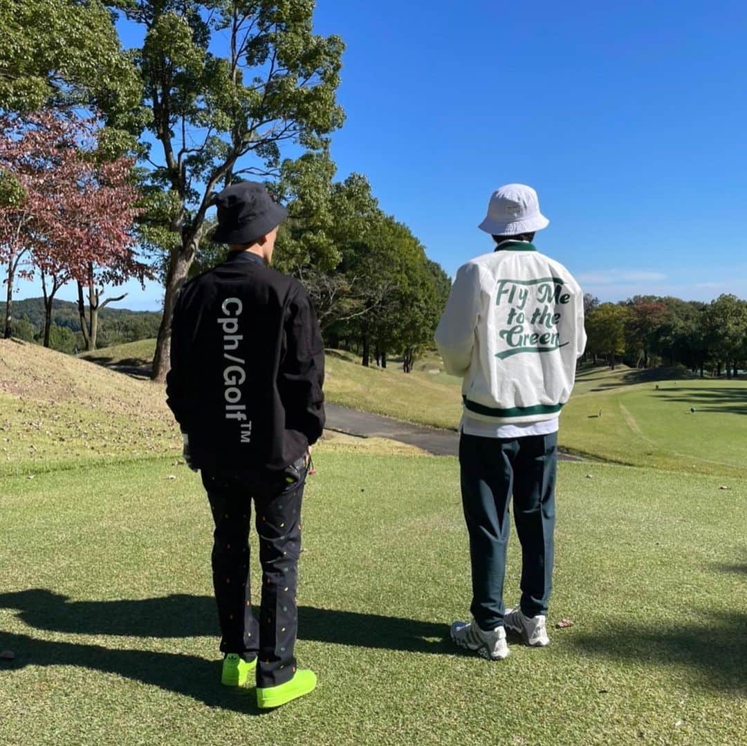 のインスタグラム：「Golf life.  It was a good round with perfect sky.  #GOLF #ゴルフ #captainshelm  #notagolfgentleman  #flymetothegreen  #ラウンド仲間募集中」
