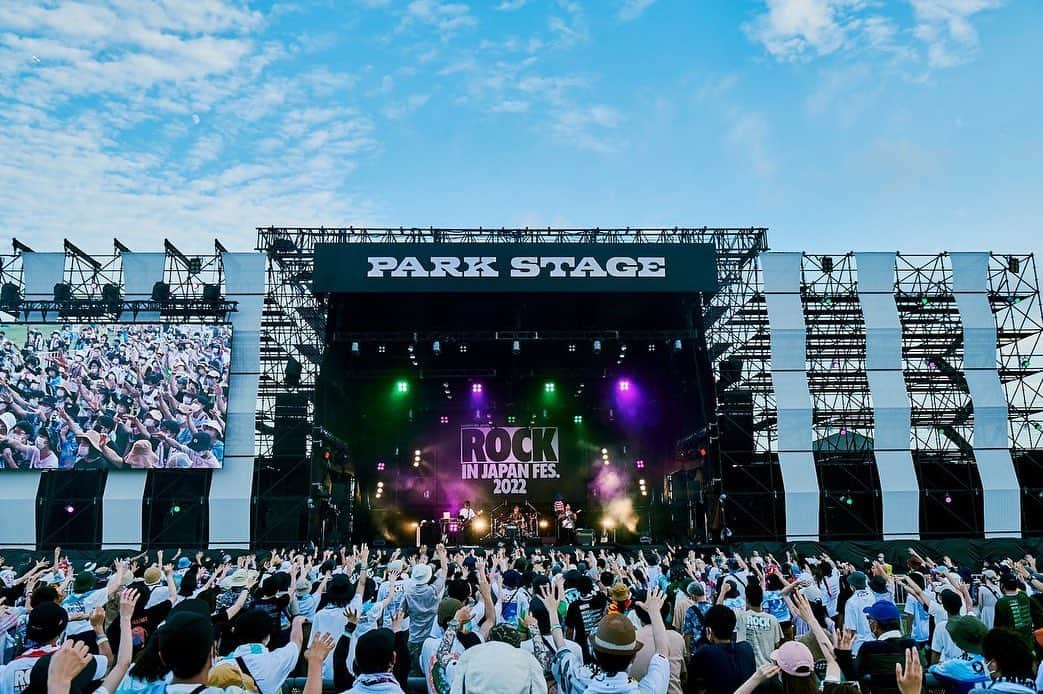 SAKANAMONのインスタグラム：「2022.8.7 / ROCK IN JAPAN FESTIVAL 2022  1. ミュージックプランクトン 2. 幼気な少女 3. UTAGE 4. 幸せな生活 5. OTOTOTOTONOO 6. クダラナインサイド  Photo by @imdaisukesakai #SAKANAMON #RIJF22」