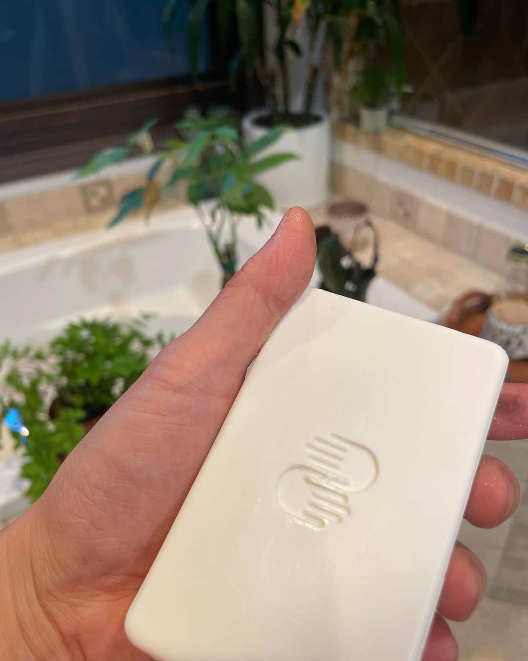 矢吹春奈のインスタグラム：「My new organic soap. Avoiding to buy single use plastic. ✨🙏✨」