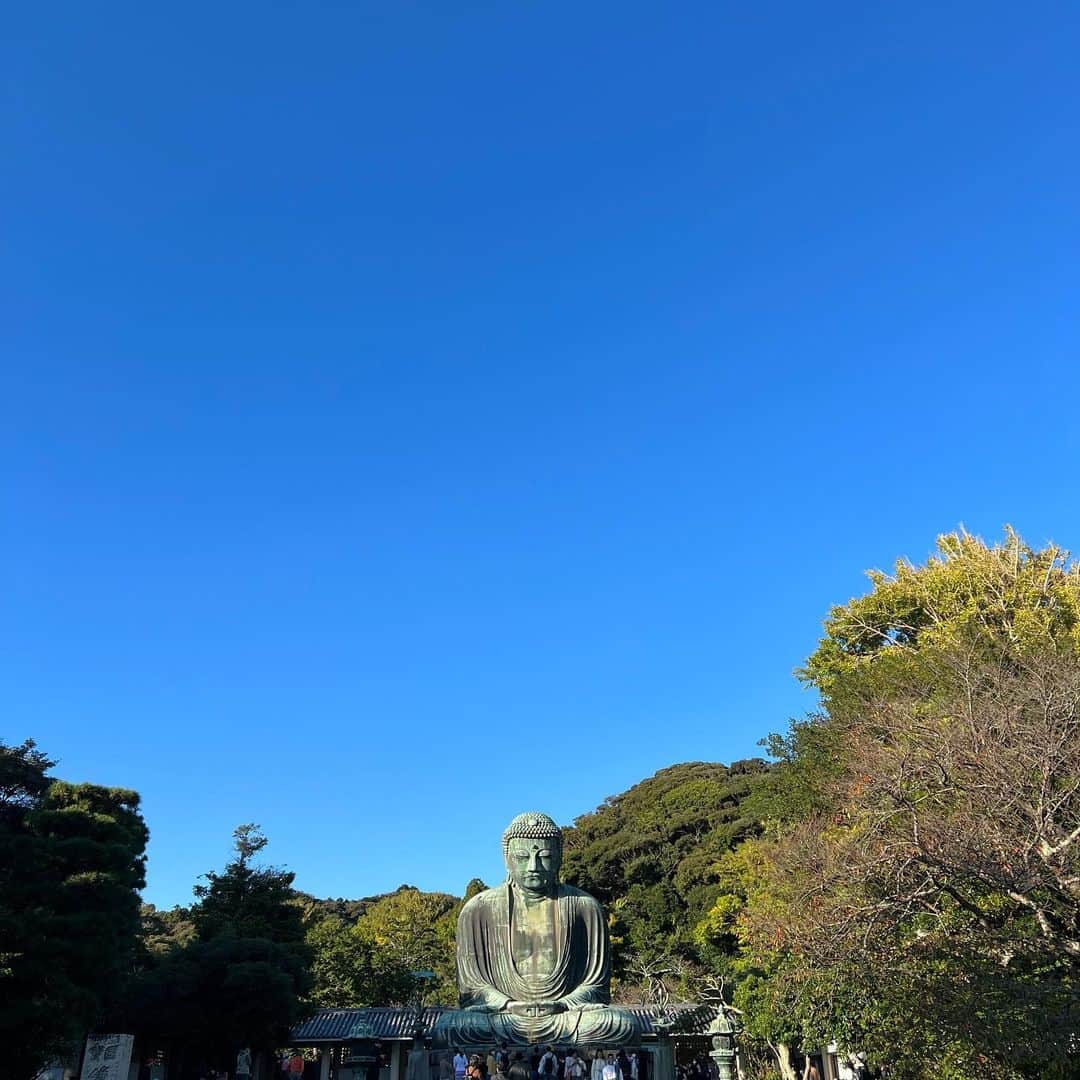 羽田沙織さんのインスタグラム写真 - (羽田沙織Instagram)「平日、娘は学校、私はお休みという滅多にないタイミングで、鎌倉ランチへ。 私の鎌倉好きは祖母譲り。 いつかここに住みたいと思っている。 絶好の秋晴れの良い日だった！  #鎌倉ぶらり旅 #鎌倉 #鎌倉ランチ #海のある生活 #海の見えるレストラン #長谷寺 #大仏 #art #artlover #アート #アートのある暮らし」10月30日 10時56分 - saorihada