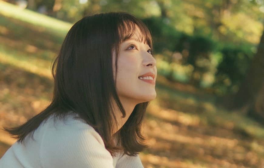 寺田安裕香のインスタグラム：「ゆうひ。 ⁡ ⁡ ⁡ ⁡ ⁡ ⁡ ⁡ ⁡ 大好きな @saya_emori  に撮っていただきました！ ⁡ うれしくて、秋が終わる前に…と 久しぶりにたくさん更新してたよ🍁 ⁡ 秋シリーズいかがでしたか？🥺 ⁡ ⁡ ⁡ ⁡ ⁡ #秋 #公園 #写真 #一眼レフ  #japan #japanesegirl  #좋아요 #일상룩#漂亮 #赞」