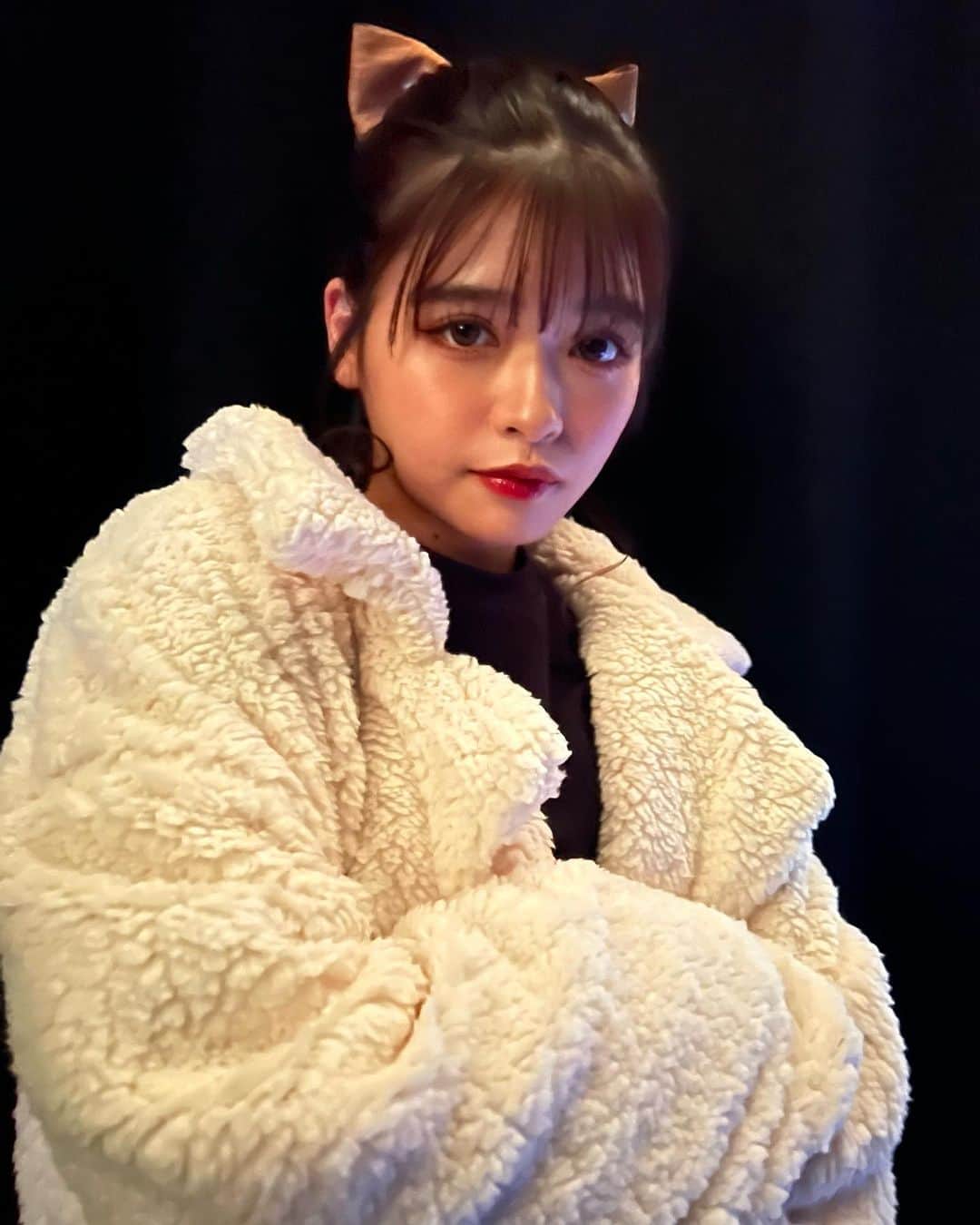 景井ひなのインスタグラム：「_ 「SAPPORO COLLECTION 2022 AUTUMN/WINTER」ありがとうございました☺︎ . 今回はLIP SERVICE、SHEIN、MURUAの 3ステージでした！ 秋冬のお洋服って本当に可愛い🍂🤍 . うちわ作ってくれたり会いに来てくれたりありがとう😌」