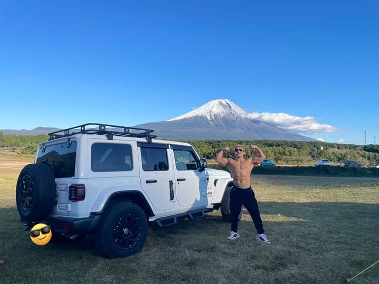 サイヤマングレートのインスタグラム：「筋肉jeep富士山キャンプ！！！」