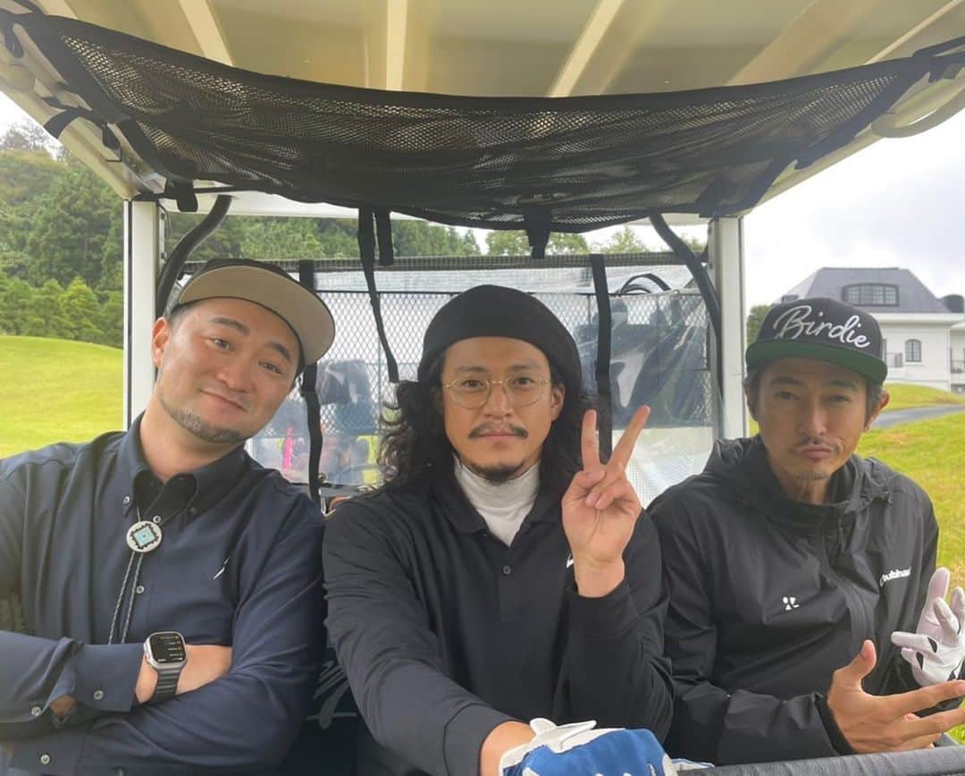 窪塚洋介さんのインスタグラム写真 - (窪塚洋介Instagram)「なんやかんやの最近のゴルフ⛳️  真の上達は遅々としてるけど、 気持ちはぐんぐん好きになるわあ🏌️  ゴルフ漫画「風の大地」やばいっす🥺 (マイコーチ:アレックスの師匠が原作)  PGM南市原／吉川インターMecha／上総モナーク／紫／ベルセルバ市原」10月30日 23時24分 - yosuke_kubozuka