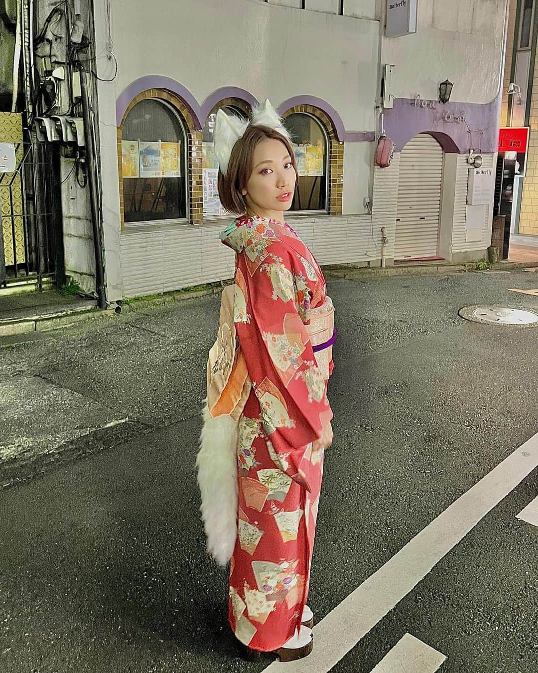 夏目麻央さんのインスタグラム写真 - (夏目麻央Instagram)「一人百鬼夜行  #妖狐 #妖狐姫 #どんぎつねじゃないよ #kimonostyle  #kimonogirl」10月30日 23時27分 - yellowbarbie_m