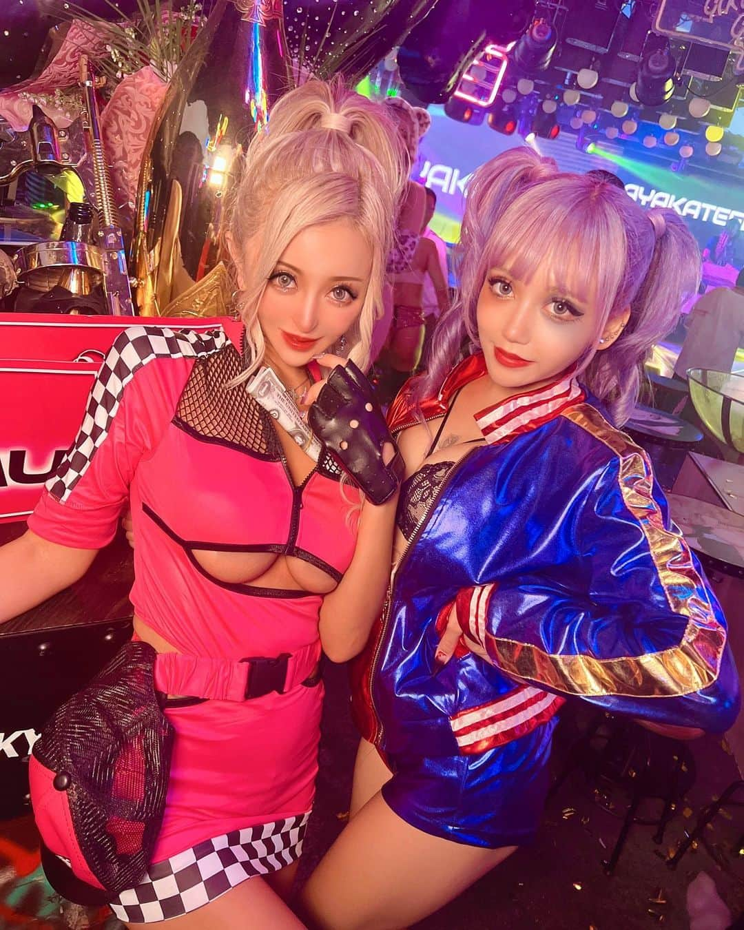 はるたむさんのインスタグラム写真 - (はるたむInstagram)「DJaneJAPAN @djanejapan_official  "Prayer"リリース ハロウィンパーティー🎃👻  コスプレ2着目はピンクレーサー💖  バニーとレーサーどっちがスキ？👯  @shana_partyon の ハーレクイン可愛かった🫶  #djanejapan #dj #djはるたむ #djユニット　#パーティーオン #クラブ　#クラブイベント #リリースパーティー #club #roppongi #partynight  #partyon #release #誰かの夢になっていきていく」10月30日 23時32分 - harutamu02