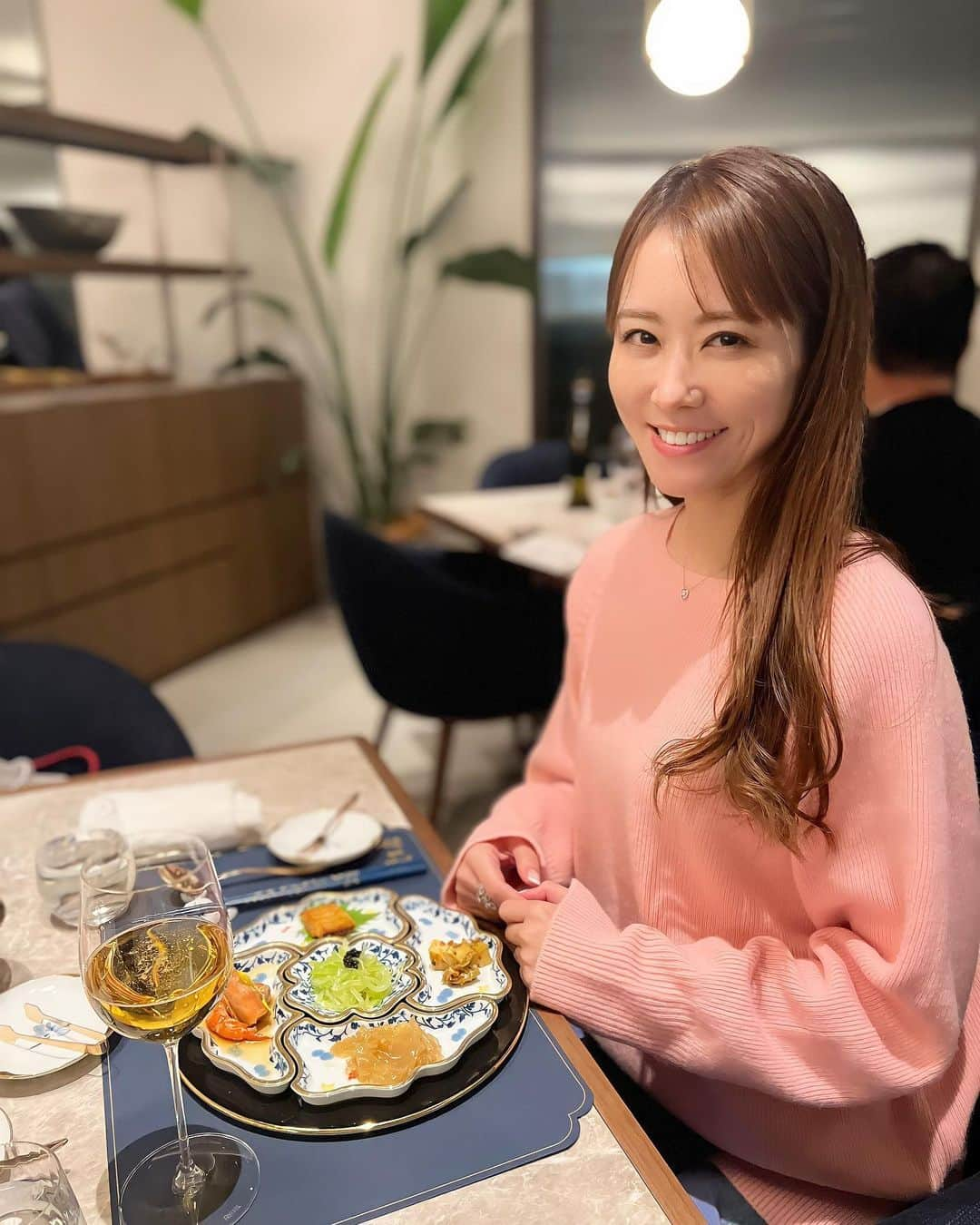 佐野真彩さんのインスタグラム写真 - (佐野真彩Instagram)「上海蟹専門店 #蟹王府 へ🦀今年初の上海蟹でした🦀 紹興酒もいただき、楽しい食事でした😆  三越のライオンもハロウィン仕様に変身していましたよ🧙🦁  #上海蟹　#紹興酒で乾杯 #マンダリンオリエンタル東京」10月30日 23時40分 - sano.maya