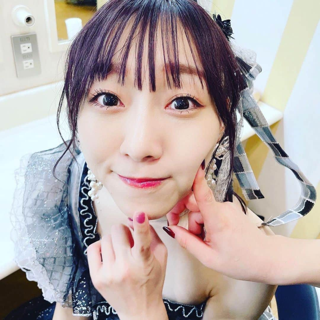 須田亜香里さん応援アカウントのインスタグラム：「あかりん誕生日おめでとう🎉 🎉🎂Happy Birthday 🎂🎉 ⁡ アイドルとして最後の誕生日、これから新しい1歩を踏み出していく記念の誕生日。 ⁡ これからも沢山のファンが、あかりんを応援してくれるはずです！ ⁡ 今日はSKE48劇場でアコースティックライブイベントがあります。当選した方は楽しんできてください😊 ⁡ 卒業メッセージ絶賛募集中です！ ⚠️卒業メッセージはヨセッティを使用しています。 ログインをしたくても簡単に書けます。 QRコードをアプリなどで読み込んでください。 ⁡ #須田亜香里 #あかりん #だーすー #SKE48 #須田亜香里さん卒業によせて  #アイドル #卒業 #誕生日」