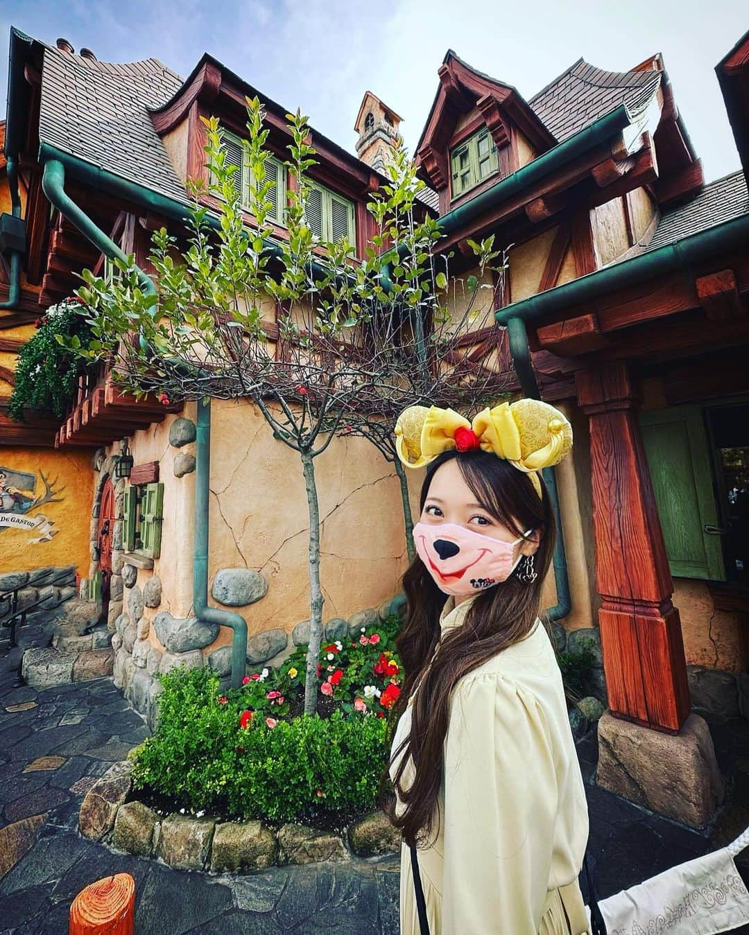黒澤ゆりかのインスタグラム：「黄澤さん💛  さて！天皇賞🍁秋  イクイノックスお見事でした！！！👏🏇  大逃げのパンサラッサもカッコよかったー！！！  見応えたっぷりでしたね！ イクイノックスGI初制覇おめでとうございます🎉  私は馬券的には💦でしたが🙏 みんなは当たったかな？？」