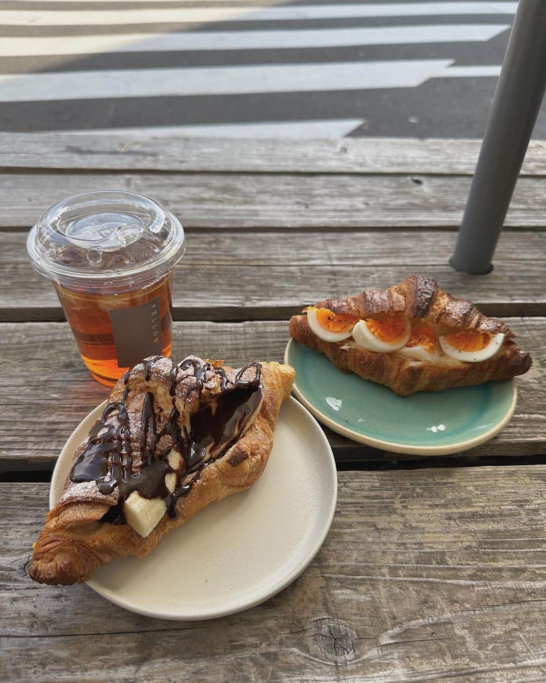 前田希美（まえのん）さんのインスタグラム写真 - (前田希美（まえのん）Instagram)「#のんカフェ巡り   🥐 @_yellowcafe_ 💛  クロワッサンがおいしい有名なカフェ。 三軒茶屋にあるのですが、 やっと行けたあ~！！！  美味しすぎて沢山食べちゃいました🥐  とくに卵とツナのサンドが美味しかったです︎☺︎  今日の👓は  #resse の 【match/demi 】  ❤︎  サーモントの形は ダンディーなイメージがあるけど、 Resseは女性に似合うように、 女性の為に作られてるのですごく馴染むの︎☺︎  良かったらお揃いにしましょ~👓  イヤーカフも新しくGETしたもの。 ナチュラルでお気に入り。 @h_jewelry_official    #yellowcafe #code #fashion #ootd」10月30日 18時01分 - maeda_nozomi