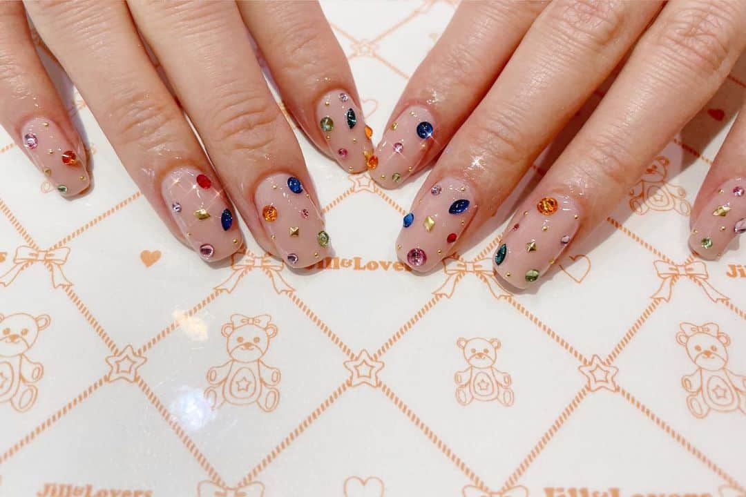 Jill&Loversのインスタグラム：「🌈  #jillandlovers #nail #nailart #paragel #gelneil#gel #ネイル #ネイルアート #スカルプ」