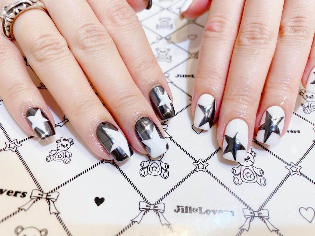 Jill&Loversのインスタグラム：「⭐︎  #jillandlovers #nail #nailart #paragel #gelneil#gel #ネイル #ネイルアート #スカルプ」