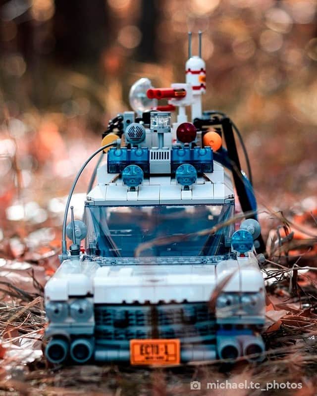 LEGOさんのインスタグラム写真 - (LEGOInstagram)「This paranormal perfection is back in action.   📸: @michael.t.c_photos   #AFOL #ToyPhotography #Fall」10月30日 21時00分 - lego