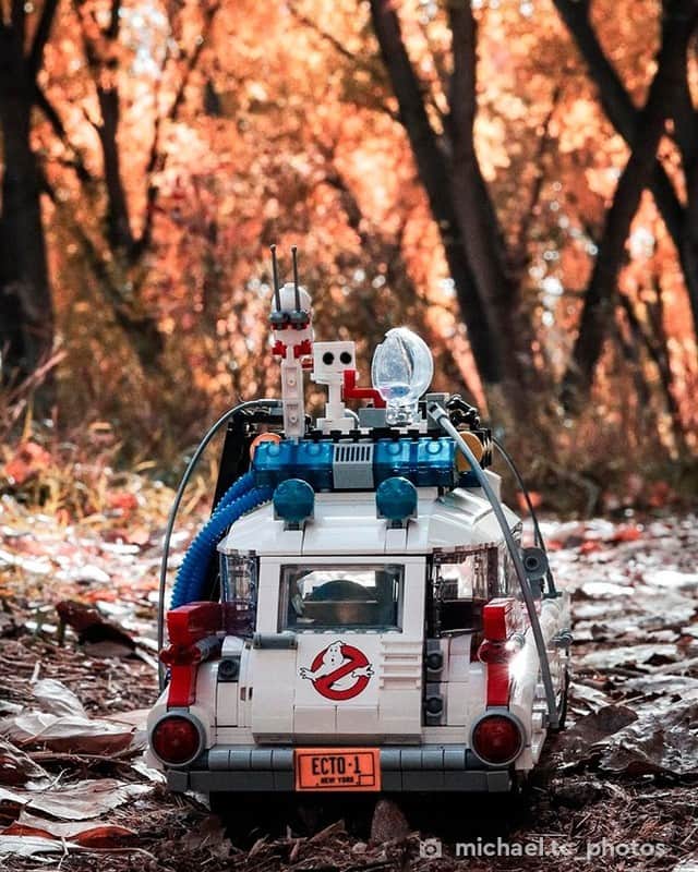 LEGOさんのインスタグラム写真 - (LEGOInstagram)「This paranormal perfection is back in action.   📸: @michael.t.c_photos   #AFOL #ToyPhotography #Fall」10月30日 21時00分 - lego