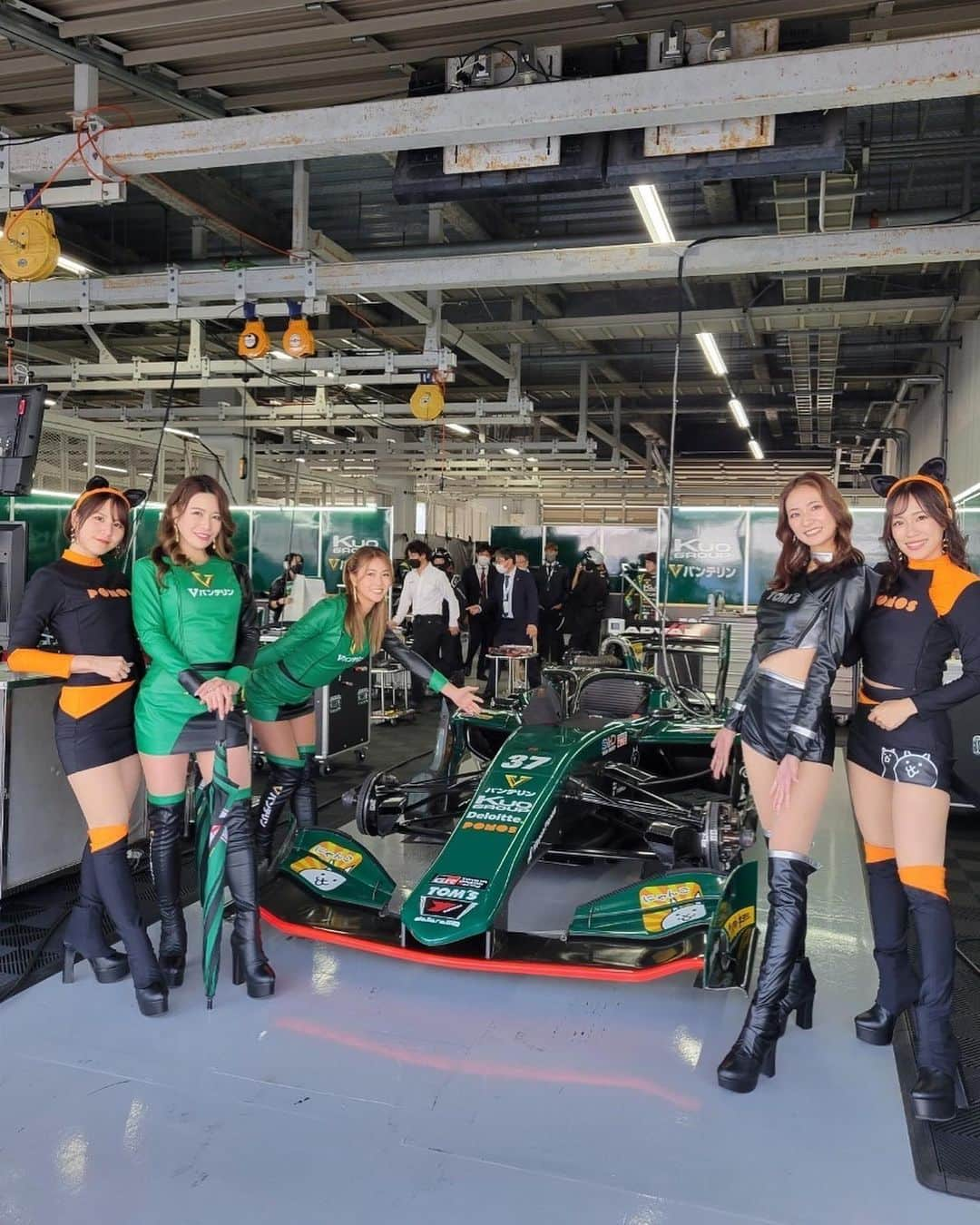 五十川ちほさんのインスタグラム写真 - (五十川ちほInstagram)「SUPER FORMULA R.d10！ 最終戦お疲れ様でした🏎✨ . . 37号車宮田選手が3位表彰台🥉！ 36号車ジュリアーノ選手は17位チェッカーとなりました！🥺 . 最終戦で表彰台に登る姿を見させていただいて、team TOM'Sのレースクイーンとして感動しました🥹 . . 私のSF初めてのチームがTOM'Sで、そして今年のレースクイーンのメンバーで本当に嬉しく思います😭 チームの皆さんは暖かく沢山の事を気にかけてくださって、 RQのみんなは優しくて面白くて、控え室にいる時も移動する時もずっと爆笑の日々で\( *´ω`* )/  最高の1年でした。 . . . にゃんこ大戦争ガールズに過去2度落ちたうえで、今年もう1度諦めずにエントリーして良かったなと心底思います。 私をにゃんこSFに選んでくださって本当にありがとうございました。 . . 暖かくて楽しい1年をありがとうございました。 team TOM'Sラブです🫶🧡 . . . . #SUPERFORMULA #formula #toms #sf  #costumedesign #race #racequeen #gridgirls #ponos #circuit #japanesegirl  #japaneseculture #racingstart #SUPERFORMULA #formula #にゃんこ大戦争 #にゃんこ #にゃんこ部 #猫耳 #レースクイーン #鈴鹿サーキット #三重県観光 #サーキット #コスチューム #コスプレ女子  #ハロウィンコスプレ #車好きな人と繋がりたい」10月30日 22時33分 - chiho1128_i