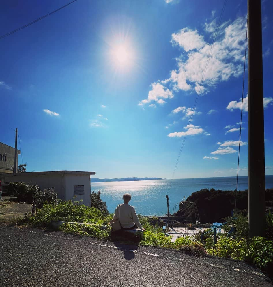 梅宮アンナさんのインスタグラム写真 - (梅宮アンナInstagram)「和歌山県有田市☀️  矢櫃。。  景色が素敵な場所がありました✨  ✨✨✨  久々に素敵な景色をみた。  海がキラキラしていた✨✨  #和歌山県 #有田市 #矢櫃ビレッジ」10月31日 8時39分 - annaumemiya