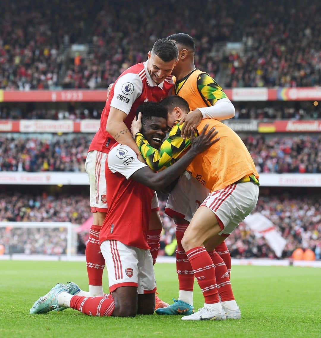 トーマス・パーテイのインスタグラム：「WITH GOD ALL THINGS ARE POSSIBLE  #TP5 #COYG」