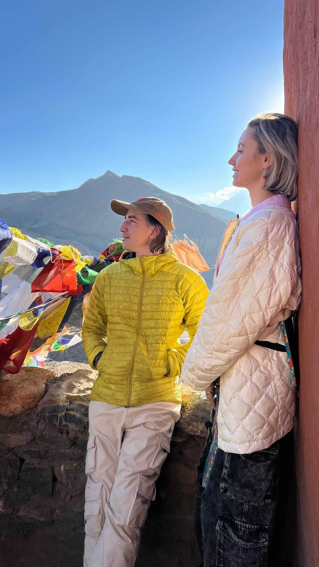 Nataly Osmannのインスタグラム：「Our Nepal journey @followmeto will at our heartstrings forever. This travel was not only the one to inspire and to learn from, this was a journey to your inner self. Each of us got changed by arrival back. And the most pleasing is the fact to have obtained new friends. Cuz when you travel with such a crew, experiencing what we had to, you cannot but become friends for sure. I thank you guys for your trust, already missing you all.   Наша поездка @followmeto в Непал, навсегда останется в наших сердцах. Это путешествие не только ради вдохновения и изучения, это путешествие внутренняя трансформация. Каждый из нас уехал другим. Но самое приятное у нас появились друзья. Потому что когда ты путешествуешь в такой компании и переживаешь совместный опыт, не друзьями вернуться не возможно. Спасибо вам ребята за доверие, очень скучаю по вам уже.  @katkon  @isimoney  @ilya_tyutenkov  @sanek  @anre_design  @kati.serebriakova  @lanamoskvina  @alex__sh__  @jeanne.allarie  @lanovayal  @atalanochkina  @muradosmann  Эдгар, Саша 🤍🙏🏻」