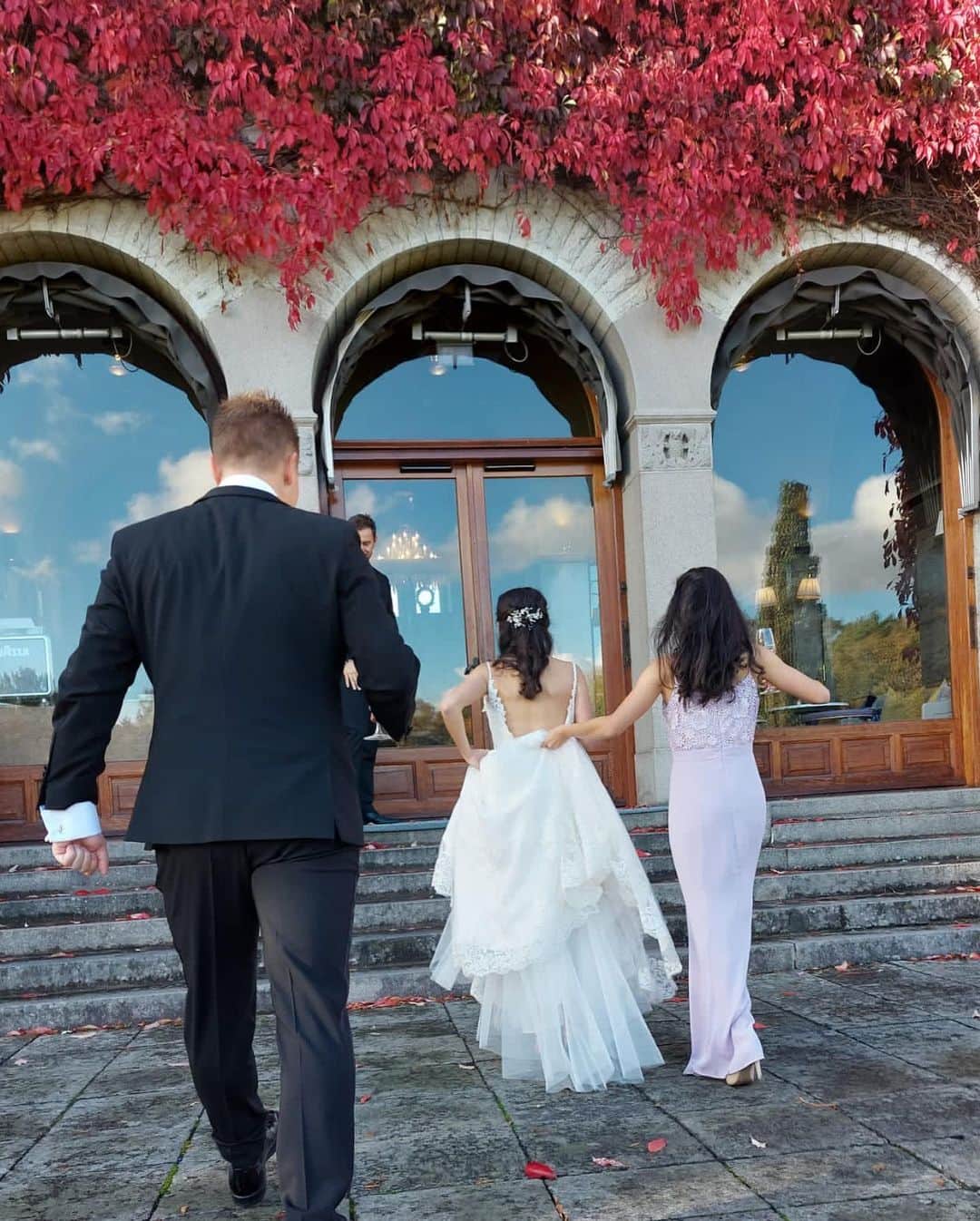 カミラ・ヤシェムさんのインスタグラム写真 - (カミラ・ヤシェムInstagram)「Rull fra bryllupshelgen 💍👰🏽‍♀️🤵🏼#LineochLukas」10月31日 4時33分 - camillagjersem