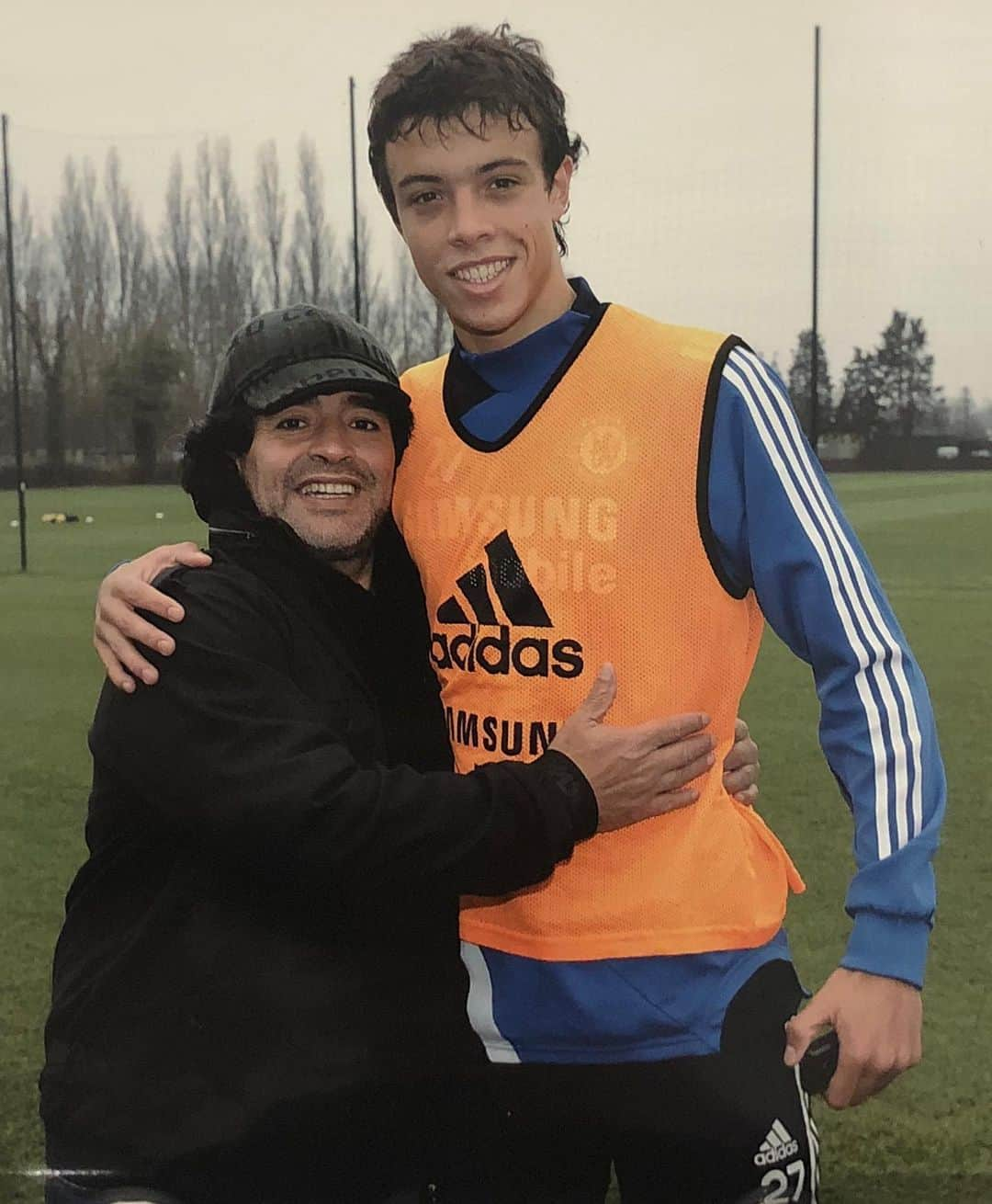 フランコ・ディ・サントのインスタグラム：「Feliz cumple D1⚽️S !!!  El más grande entre los grandes, el ídolo de los ídolos, ese era y va a seguir siendo el Diego.🔟♾ Gracias por tanto ⚽️🙏❤️」