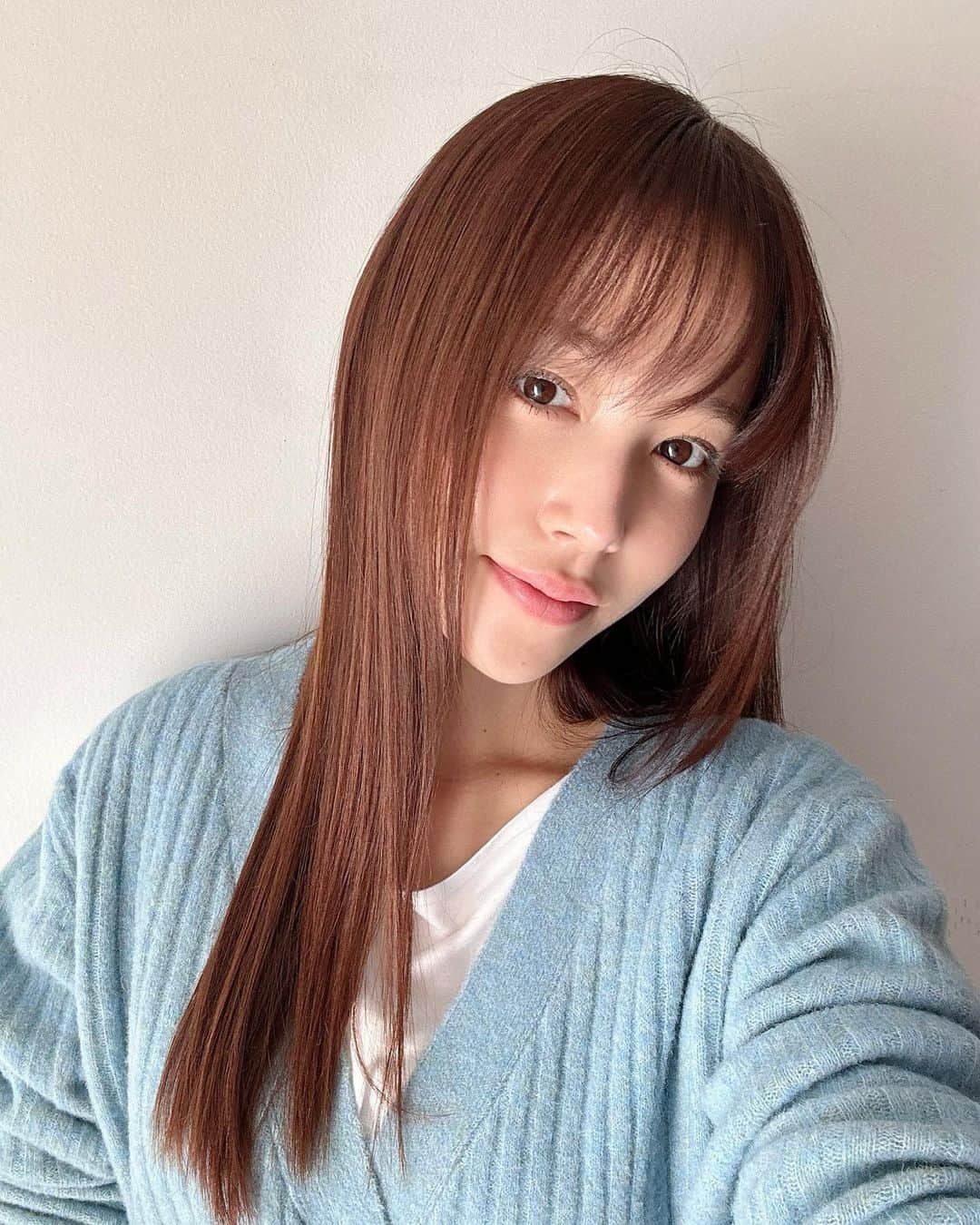 鷲見玲奈さんのインスタグラム写真 - (鷲見玲奈Instagram)「. 髪の毛をさらっさらにして頂きました💛 生き返ったー！！！  ヘッドスパも！！！ 最高でした🥹  いつもありがとうございます🥰  #美容院 #ヘアケア #ストレートヘア #ヘアカタログ #ヘアカラー」10月31日 18時18分 - sumi__reina