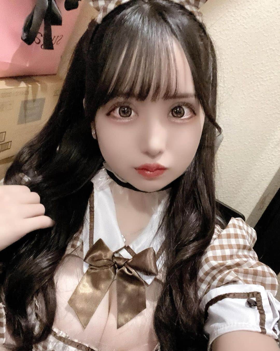 SHIORIのインスタグラム：「. . おかえりなさいませ💕 . . #コンカフェ #コンセプトカフェ #メイド #メイドさん #メイド服 #malymoon #マリームーン #ランジェリー #コスプレ」