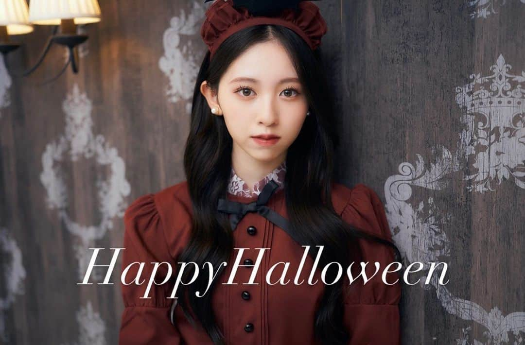 入江美沙希さんのインスタグラム写真 - (入江美沙希Instagram)「Halloween🕯 ⁡ 洋館メイドに.. ⁡ ⁡ ⁡ ⁡ ⁡ #Halloween#ハロウィン#06#jk1#入江美沙希 #巻き髪#前髪なし」10月31日 18時40分 - irie_misaki_official