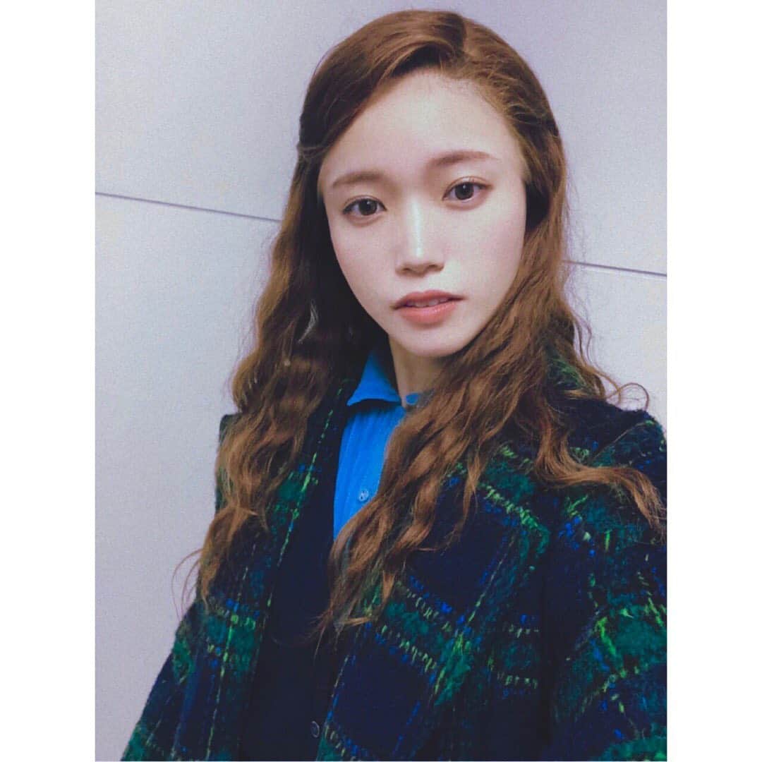 美山加恋のインスタグラム：「本日10月31日 #ハロウィン　は、 ハリーポッターの母、リリーポッターの命日。  護りの呪文でヴォルデモーから息子ハリーを守り命を落とします。 まさに愛。今回のテーマの大きな象徴だと思っています。  マートルの他に実は私が演じさせていただいている大事な役です。  そんな日にもリリーを演じれたのはなんだか感慨深い。 今日一日が本当に物語の中のように感じることができ、ロングランだから巡り会えたとてもいい一日でした。  本日もありがとうございました🪄  #舞台ハリポタ #呪いの子  #舞台ハリポタ感想  #ハロウィン #harrypotter  #cursedchild #harrypotterandthecursedchild」